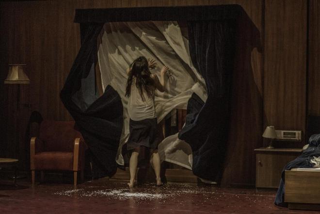 中国大陆带来大卫·林奇式舞台体验j9九游会网站入口偷窥者舞团