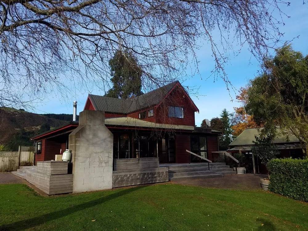 静的农场上就出现了一整座霍比特人村落j9九游会登录目的地 大笔一挥一片平(图5)